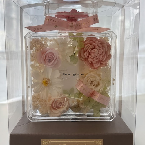 Creema限定】香水瓶のアレンジメント プリザーブドフラワー