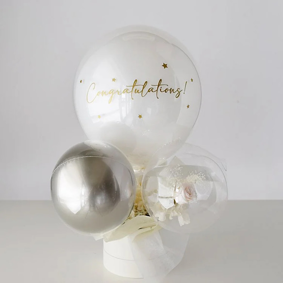 ◇自立型◇ WHITE × GOLD バルーンブーケ（自立型）☆誕生日・1/2