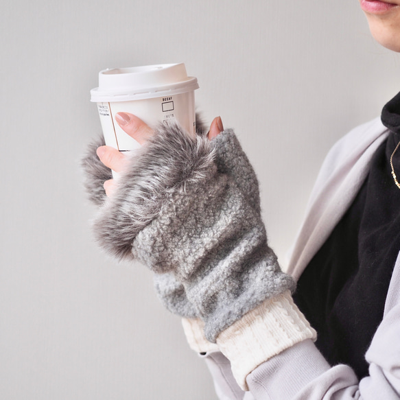 すぐ届く！ふんわりエコファーと尾州ウールのあったかアームウォーマー全2色・ギフトにも 12枚目の画像