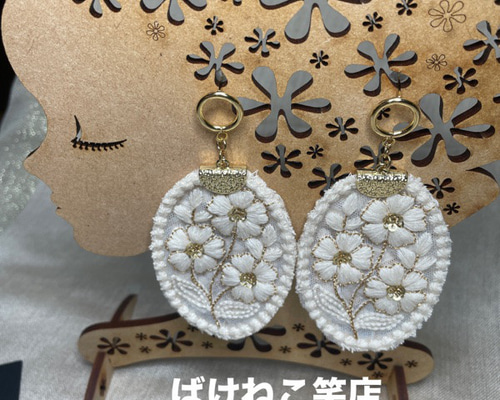刺繍リボン切り抜き大ぶりピアス ピアス（その他） ばけねこ笑店 通販