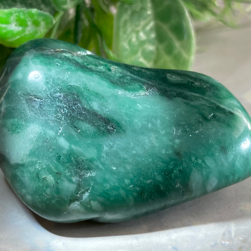 五徳の石✨ ニュージェイド タンブル 中国翡翠 原石 握り石 天然石