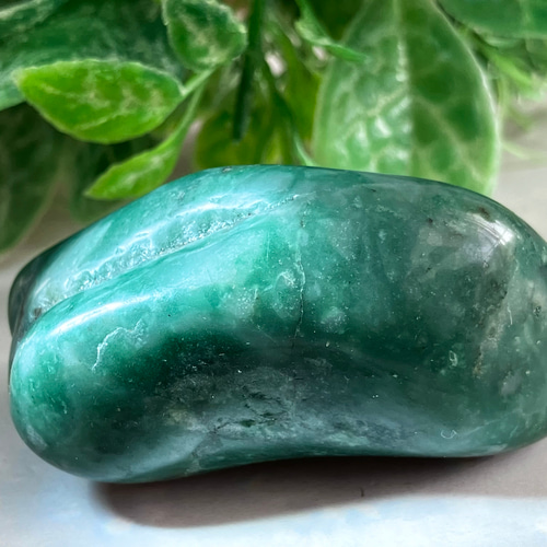 五徳の石✨ ニュージェイド タンブル 中国翡翠 原石 握り石 天然石