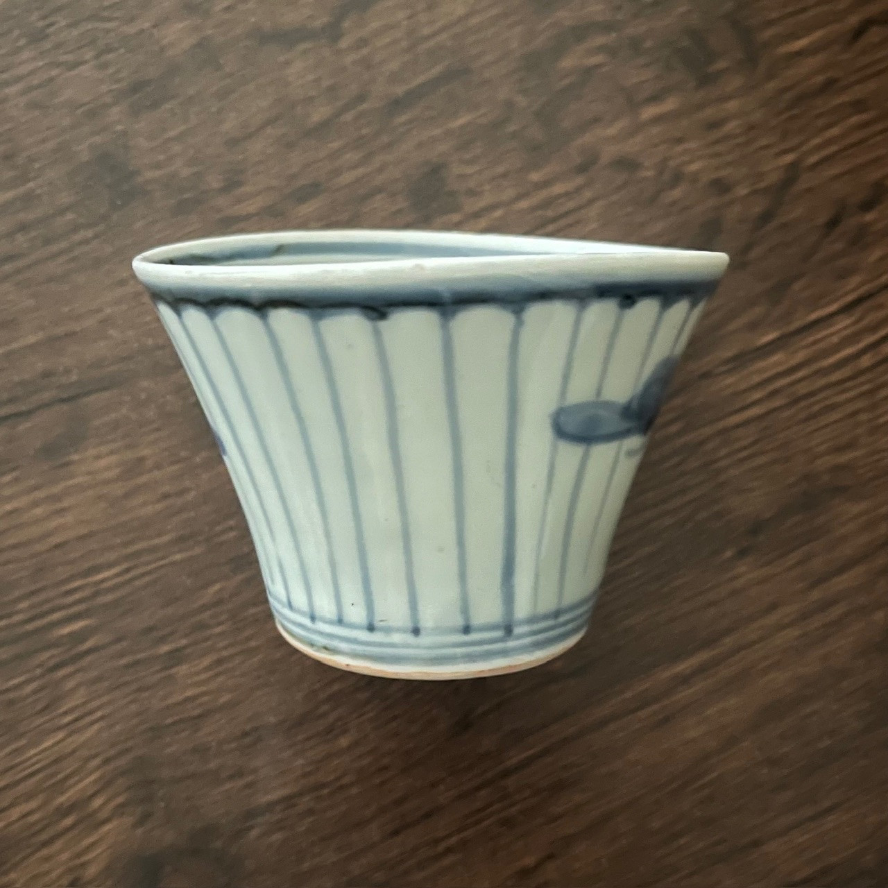 古伊万里染付花弁松紋様蕎麦猪口　江戸後期 直径約9cm・高さ約6cm