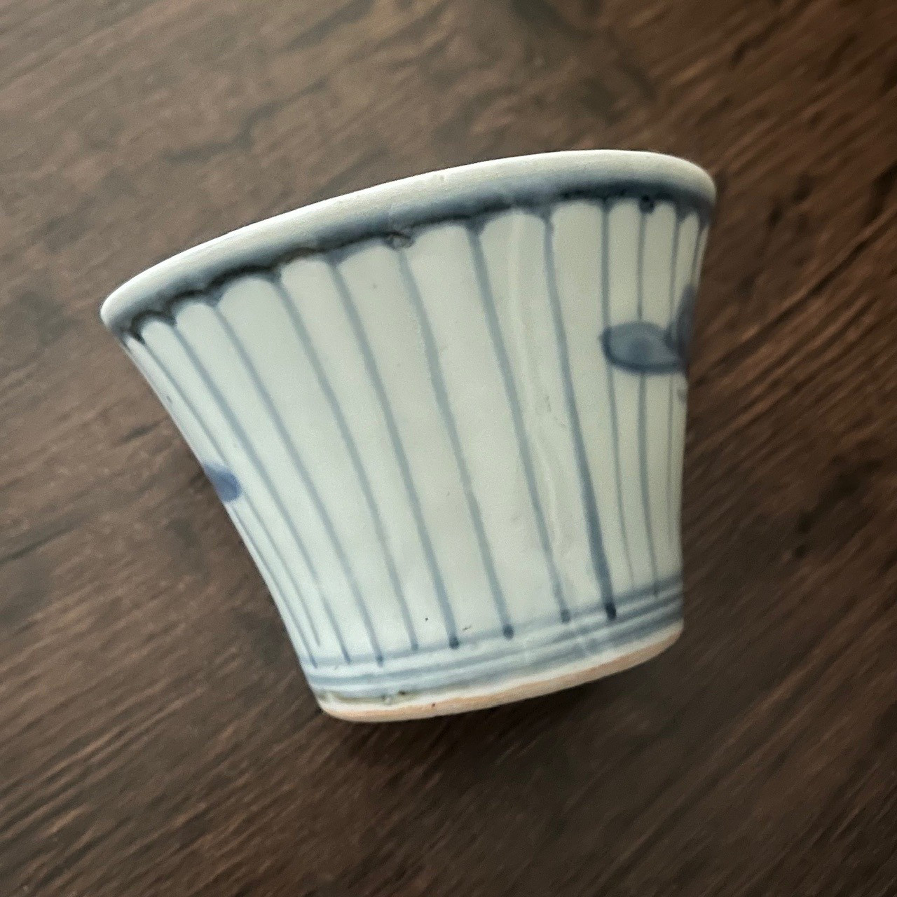 古伊万里染付花弁松紋様蕎麦猪口　江戸後期 直径約9cm・高さ約6cm