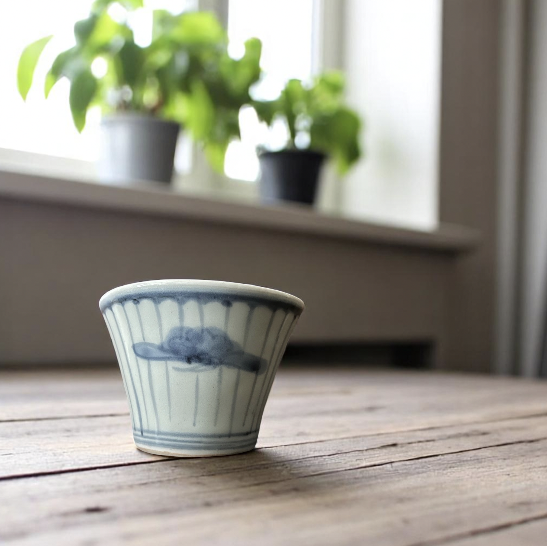 古伊万里染付花弁松紋様蕎麦猪口　江戸後期 直径約9cm・高さ約6cm