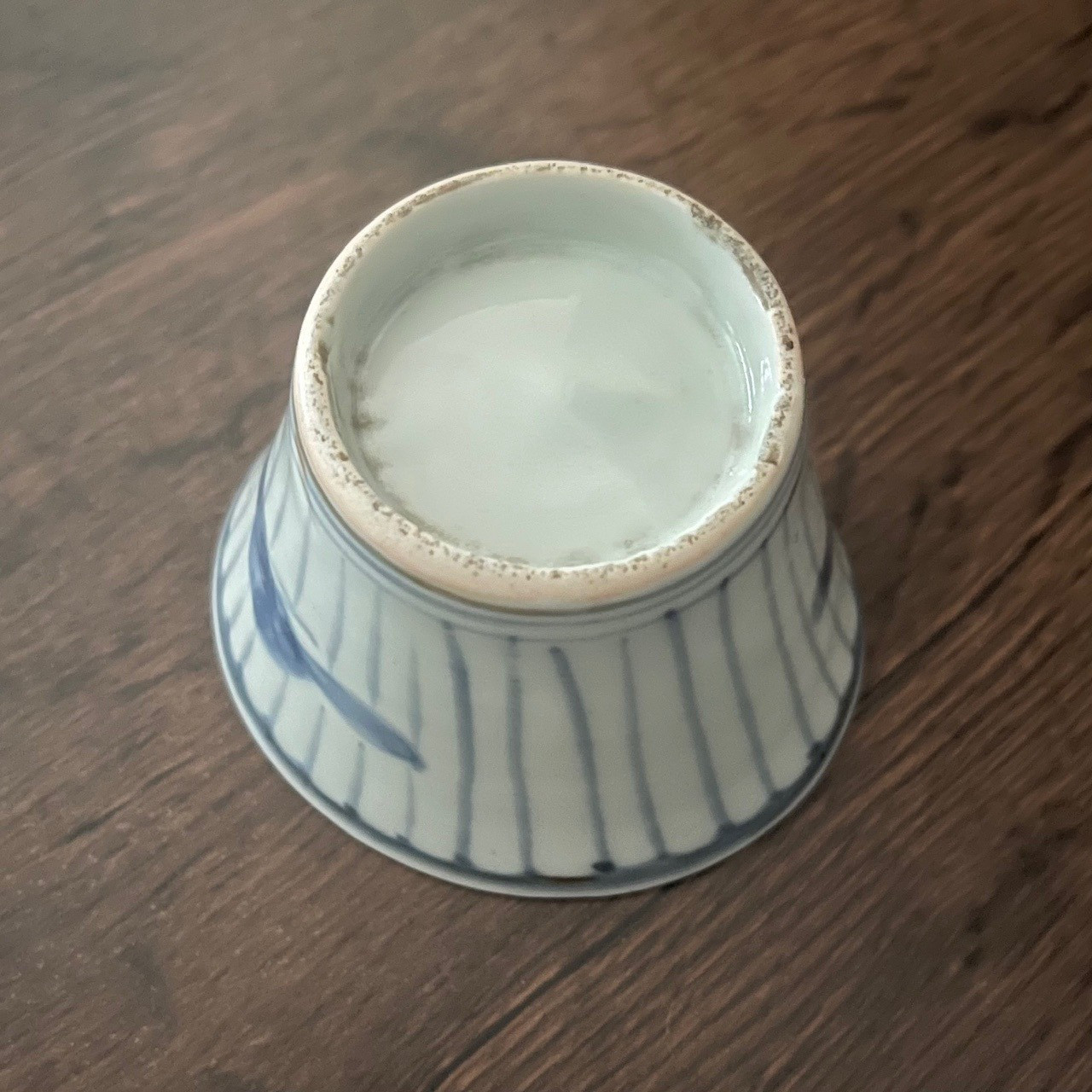 古伊万里染付花弁松紋様蕎麦猪口　江戸後期 直径約9cm・高さ約6cm