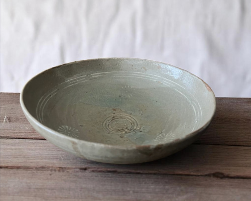 高麗　青磁　龍　骨董品　菓子鉢　淡い緑色の陶器ボウル　木箱付き　静解　磁器 高麗 青磁 龍 骨董品 菓子鉢 淡い緑色の陶器ボウル 木箱付き 静