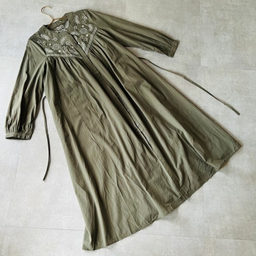 美品　刺繍入り 前開きワンピース 120㎝ 110-120㎝ メキシコ刺繍ワンピース 新品セレクト商品 | HONEY SUPPLY