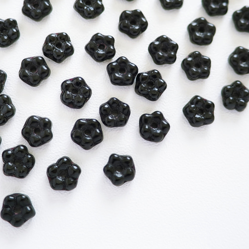 プチ勿忘草のチェコガラスビーズ［ブラック］｜チェコビーズ ピアス