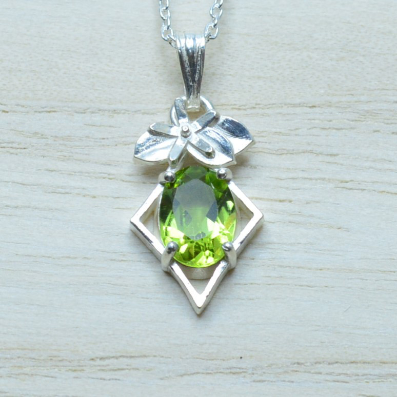 フラワーベゼルレモン　ペリドット8x6mm Silver925 02PF02-01