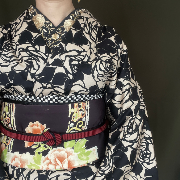 専用です☆☆黒白に薔薇の花の着物 モダンローズ木綿着物/黒薔薇 着物 花鹿 kajika 通販 18329909
