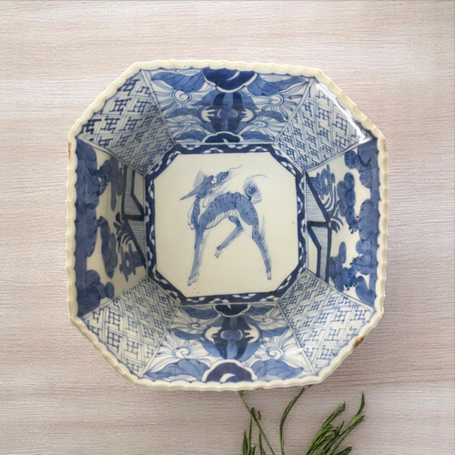 伊万里、染め付け、麒麟図、八角鉢 伊万里染付麒麟八角鉢＜金継ぎしました＞ お椀・ボウル・鉢
