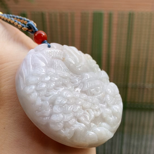 本翡翠ヒスイハンドメイドネックレス鯉魚 翡翠 天然石 翡翠ペンダント 翡翠ネックレス ネックレス