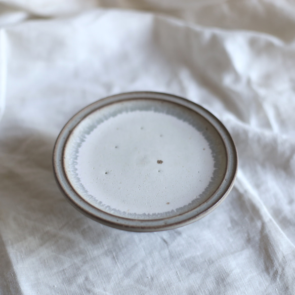 NEW! リム コンポート　グレー＆乳白　陶器 4枚目の画像