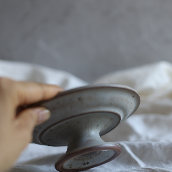 NEW! リム コンポート　グレー＆乳白　陶器 5枚目の画像