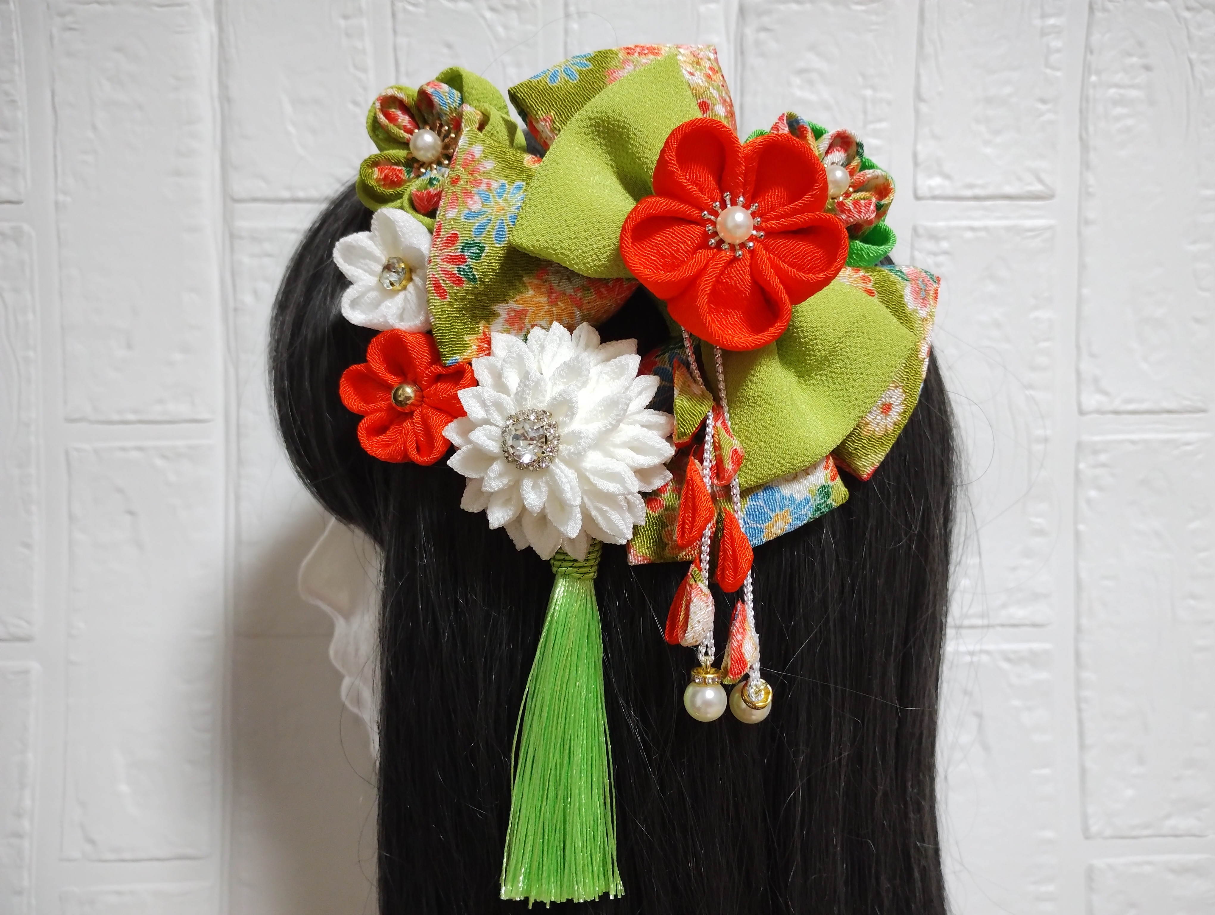 髪飾り　髪飾りグリーン　髪飾りオレンジ　成人式髪飾り　卒業式髪飾り　七五三髪飾り　つまみ細工髪飾り