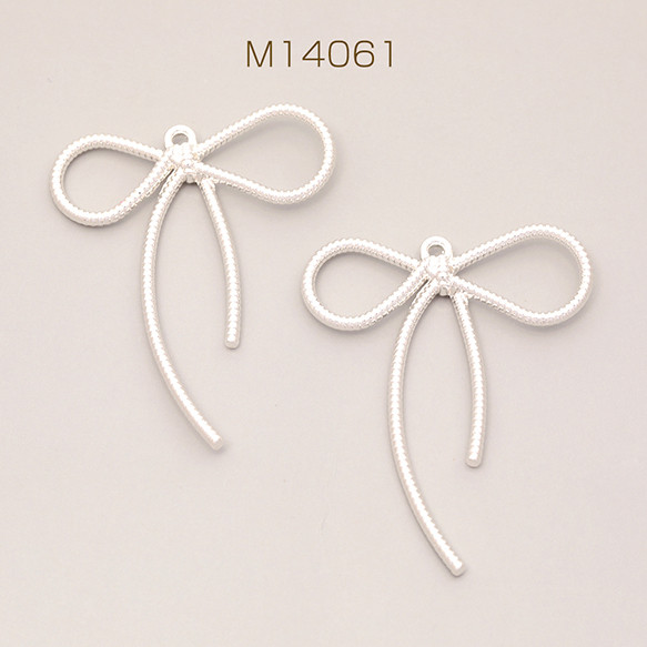 M14061 6個 メタルチャーム リボンモチーフ ロングリボンチャーム シルバー調 合金製 1カン付き 3x(2ケ) 1枚目の画像