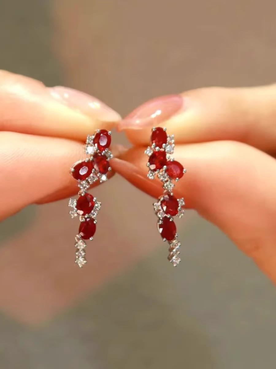 天然ダイヤモンド付きルビーピアスk18