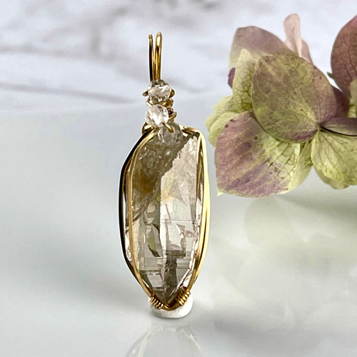 ガウリシャンカール産 大き目ライトスモーキークォーツ