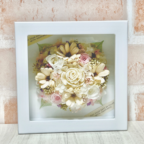 ナチュラル素材100%のフラワーボックスフレーム 表面クリアガラス付き