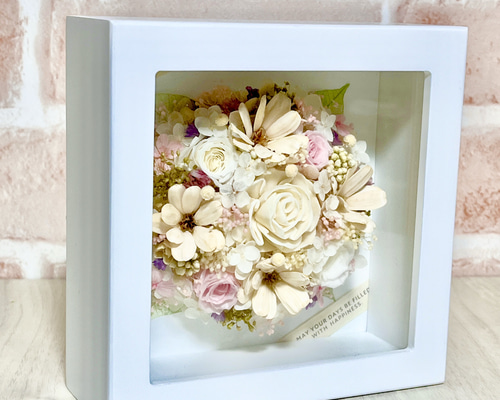 ナチュラル素材100%のフラワーボックスフレーム 表面クリアガラス付き