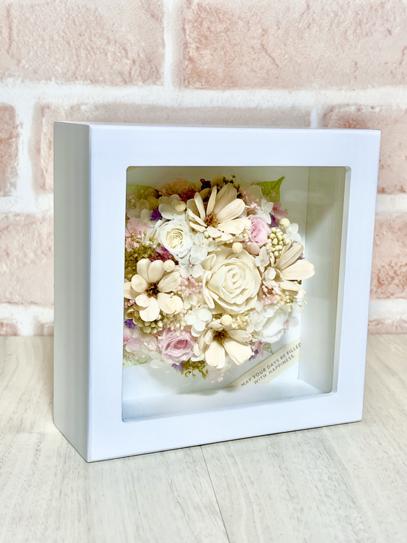 ナチュラル素材100%のフラワーボックスフレーム 表面クリアガラス付き