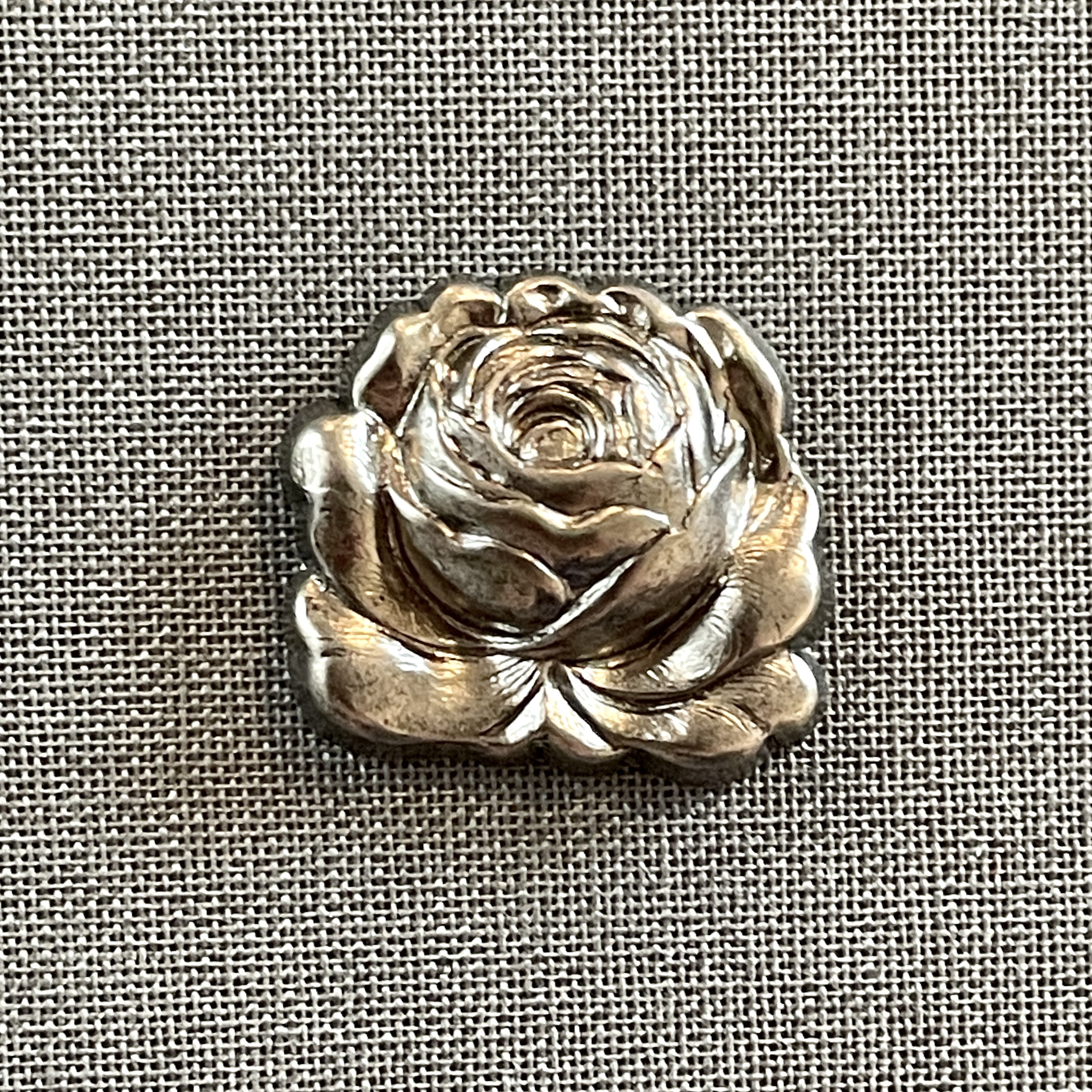 銀の薔薇　アンティーク品