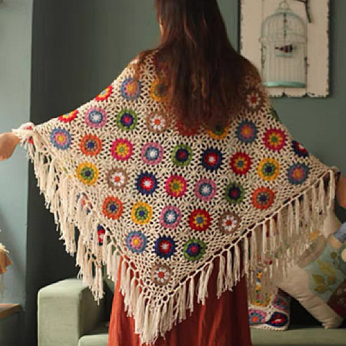 グラニースクエア モチーフ編みポンチョフード付き手編み