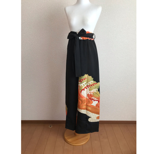 79☆黒留袖☆着物リメイク☆ワイドパンツ☆M☆一点物☆ ロング