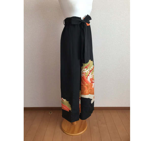 79☆黒留袖☆着物リメイク☆ワイドパンツ☆M☆一点物☆ ロング 79☆黒留袖☆着物リメイク☆ワイドパンツ☆M☆一点物☆ ロング