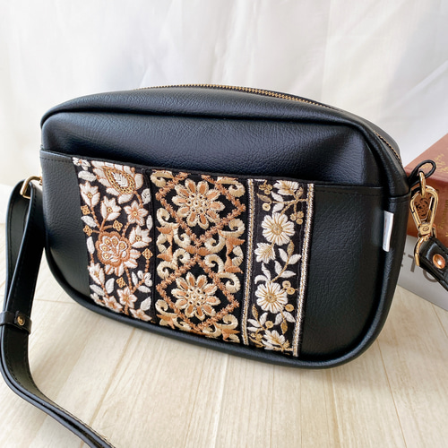 インド刺繍リボン】ハンドメイド スクエアバッグ ショルダー