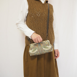 スマホも収納　がまぐちお財布ポーチ≪いちご泥棒・グリーン≫ 8枚目の画像