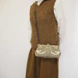 スマホも収納　がまぐちお財布ポーチ≪いちご泥棒・グリーン≫ 7枚目の画像