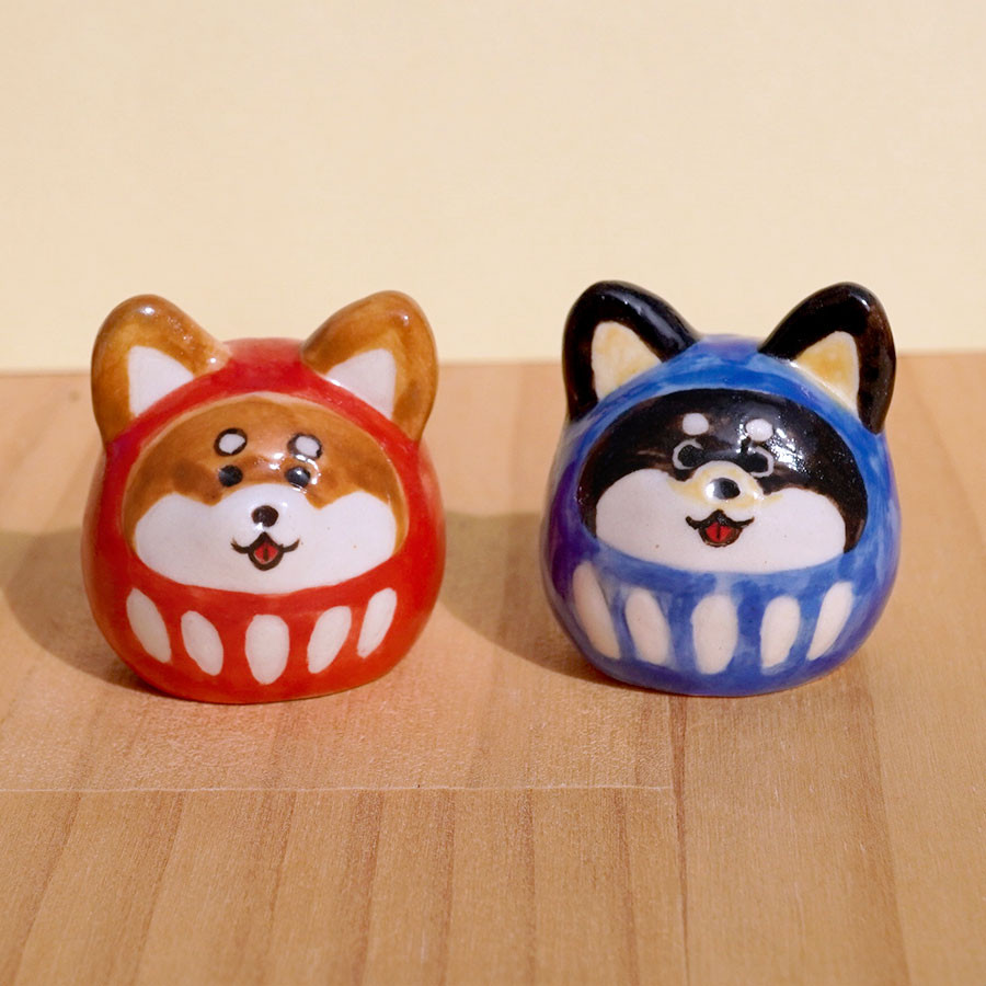 陶器の犬の置物 赤い箱付き 坐狗 陶器の犬の置物 赤い箱付き 坐狗