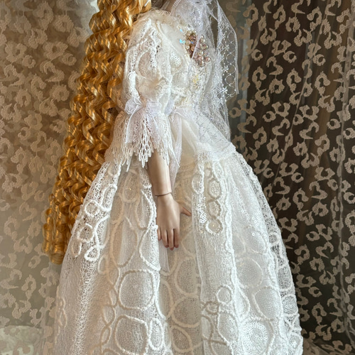 創作球体関節ビスクドール人形 金色の髪の薄いグリーンアイの白い