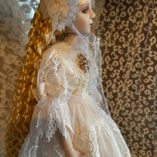 創作球体関節ビスクドール人形 金色の髪の薄いグリーンアイの白い