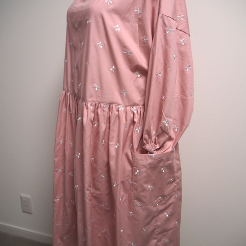 ☆ミシン刺繍リボン ワンピース風割烹着☆フンワリ袖が可愛い