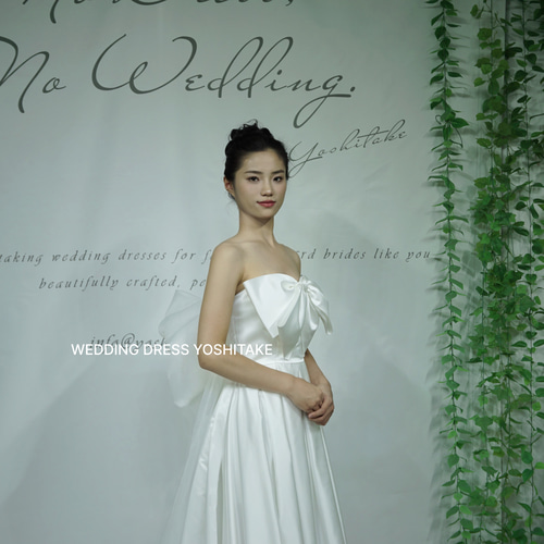 ウエディングドレス.白.レース.サテン.バックリボン.Aライン.結婚式.挙式 ウエディングドレス.サテン＆ビジュー.白.Aライン.バックリボン