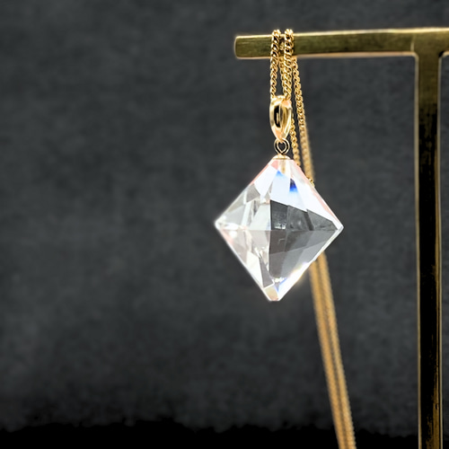 23mm 立体的 クォーツ/白水晶 K18 K18GP 天然石ネックレス - 3DダイヤM 