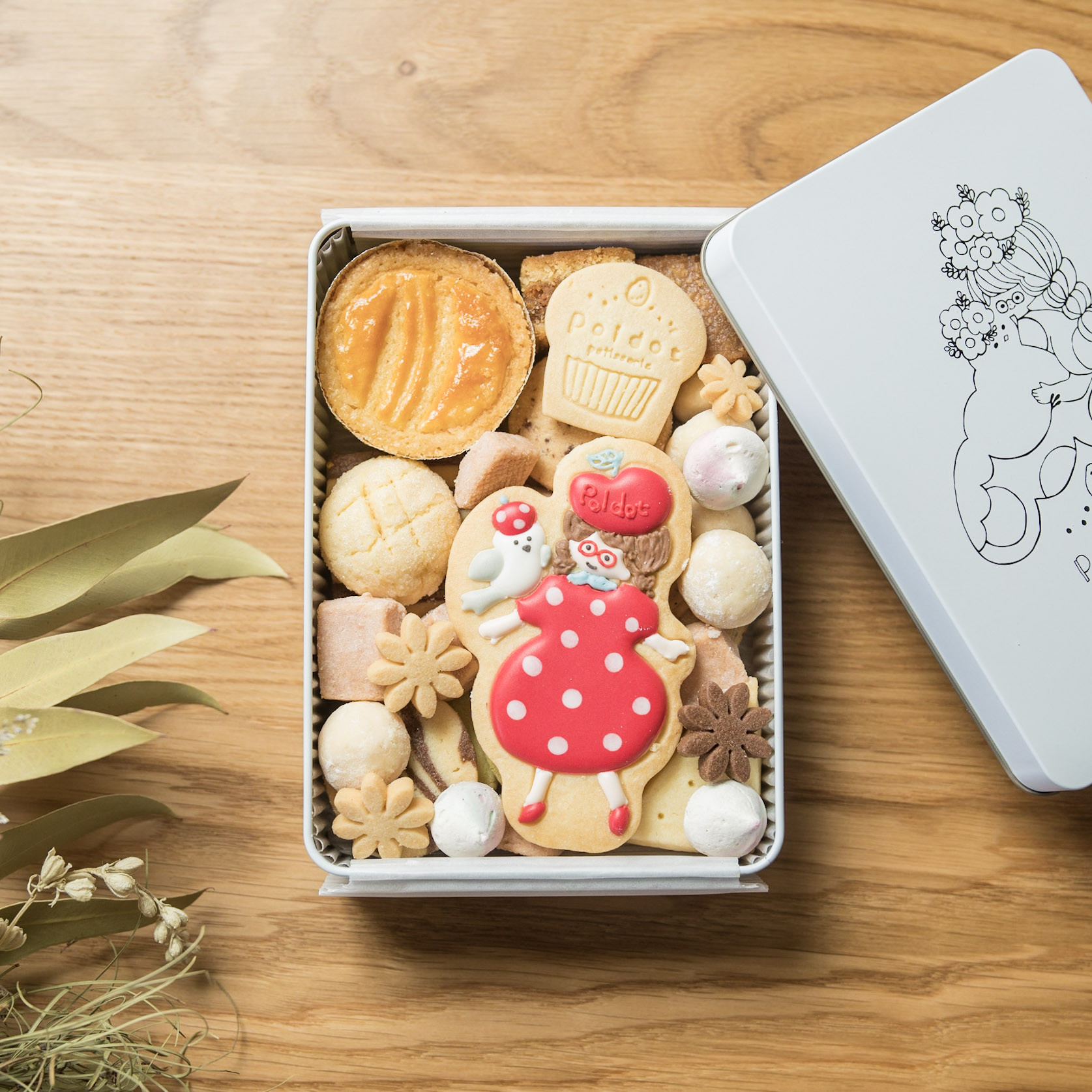 ポルカとドットのお菓子な世界缶 贈り物 クッキー缶 アイシングクッキー ギフト 可愛い