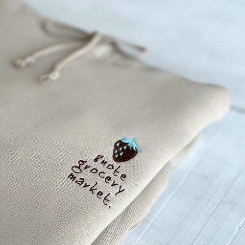 8GMいちご ビッグシルエット パーカー / ベージュ【在庫限り