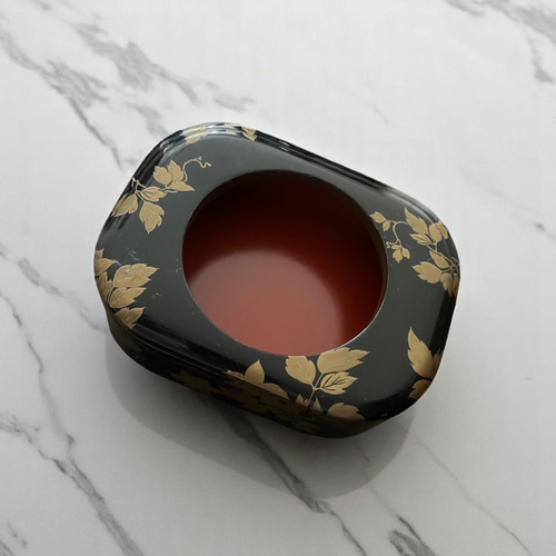 江戸時代・本金蒔絵】盃台 漆黒×金×銀蒔絵 おちょこ・ぐい呑み・徳利