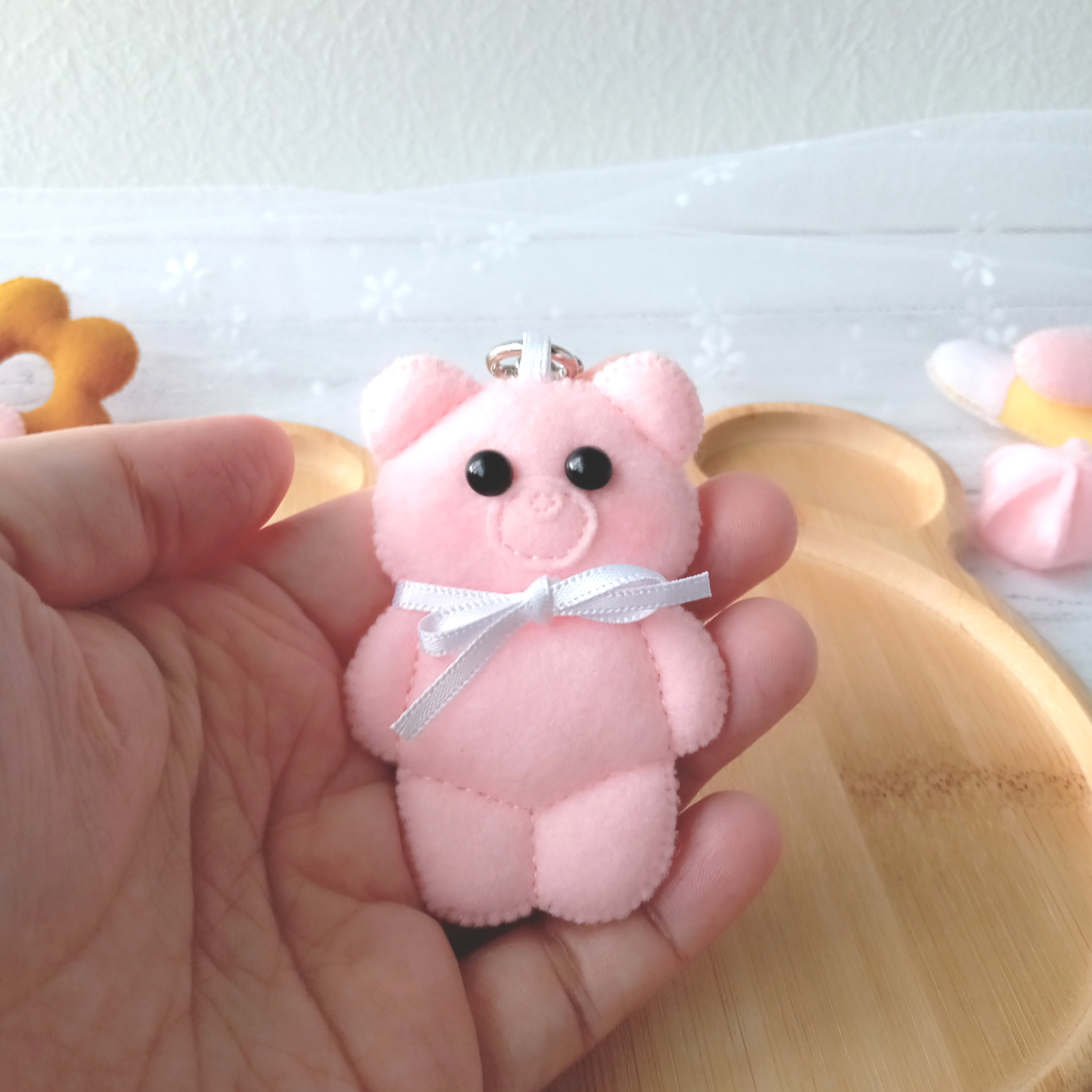 クマ型フェルトキーホルダー