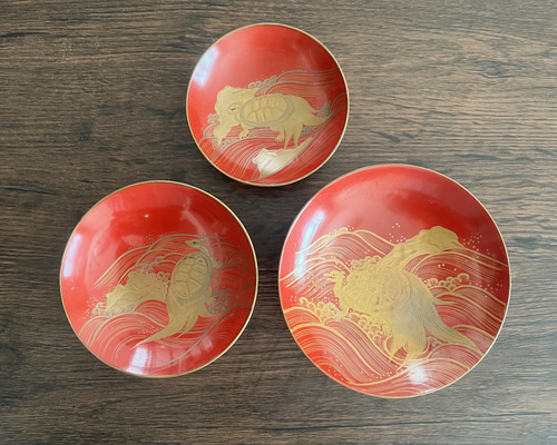 金高盛蒔絵　金切貼　皿　2種　明治期 金高盛蒔絵 金切貼 皿 2種 明治期