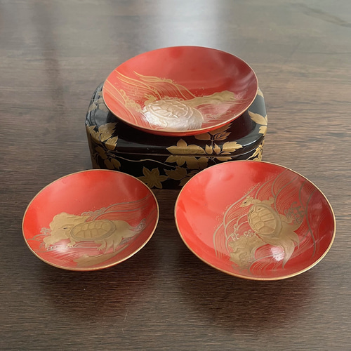 金高盛蒔絵　金切貼　皿　2種　明治期 金高盛蒔絵金切貼皿2種明治期