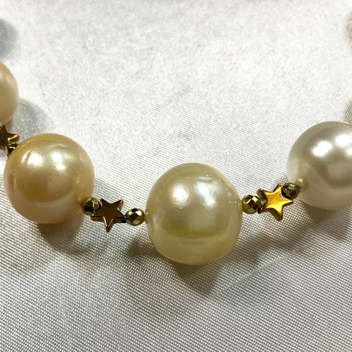 ゴールド南洋真珠 17個付きステーションネックレス ネックレス  