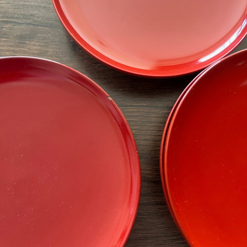 引盃：赤い漆器の皿5枚セット 朱塗引盃5枚組 小皿 antique art nozomi 通販 18333618｜Creema(クリーマ)