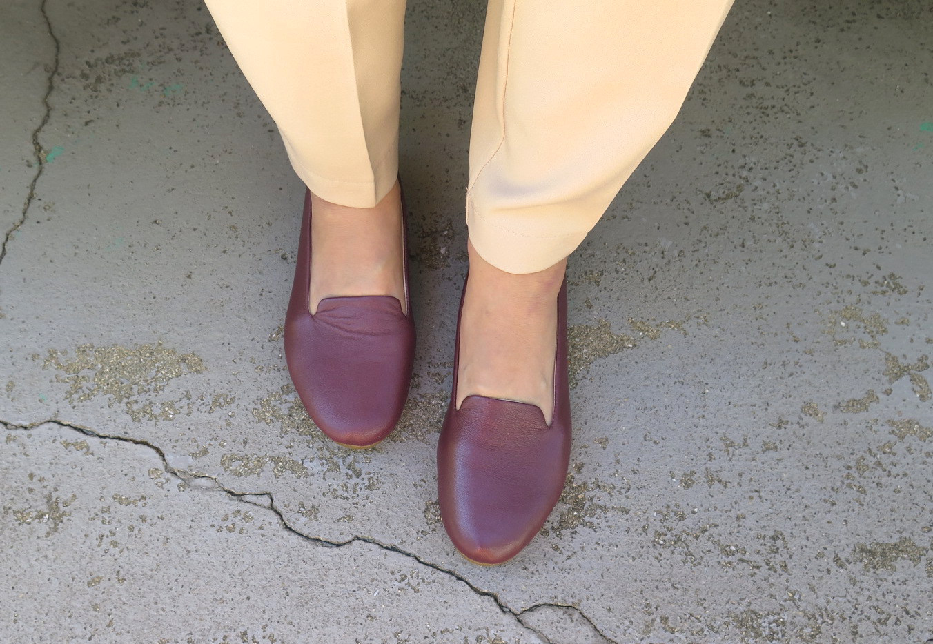 【新作】オペラパンプス　一枚革の柔らかい履き心地 / ボルドーラメ