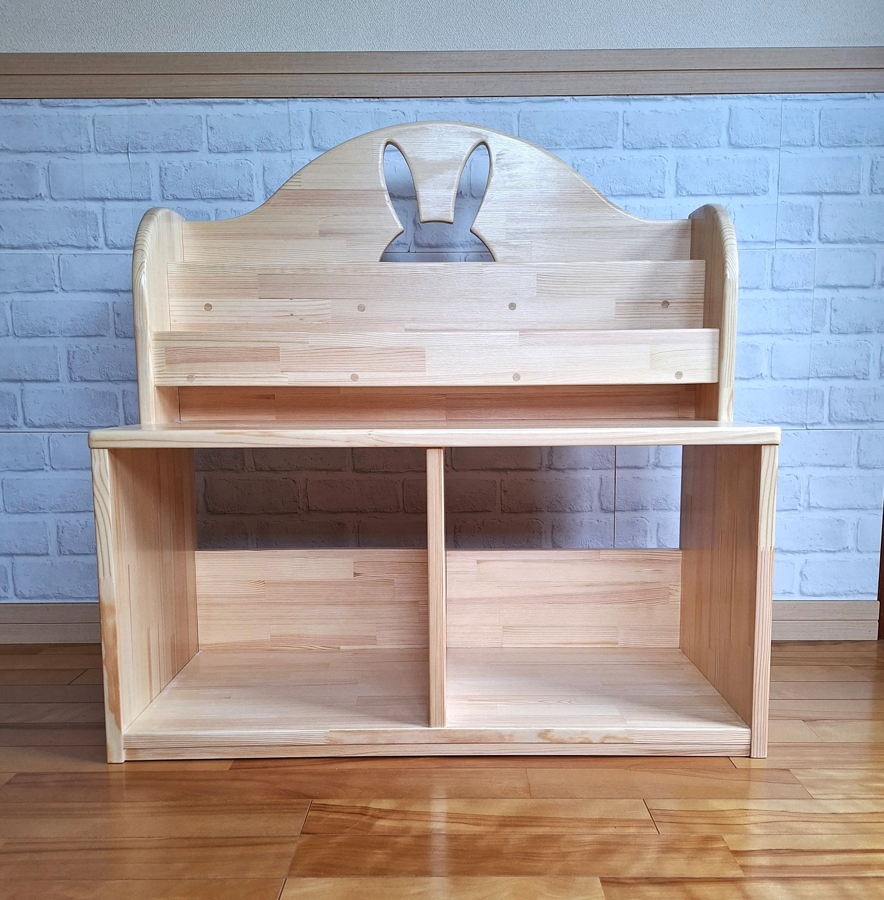 可愛いウサギさんの絵本棚　本棚　収納　オーダー可能