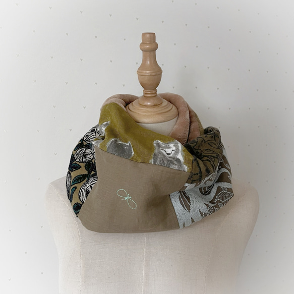 ミナペルホネン　マスタードカーキ系パッチ　ボリュームスヌード　もこもこスヌード　フワフワボア　冬支度 2枚目の画像